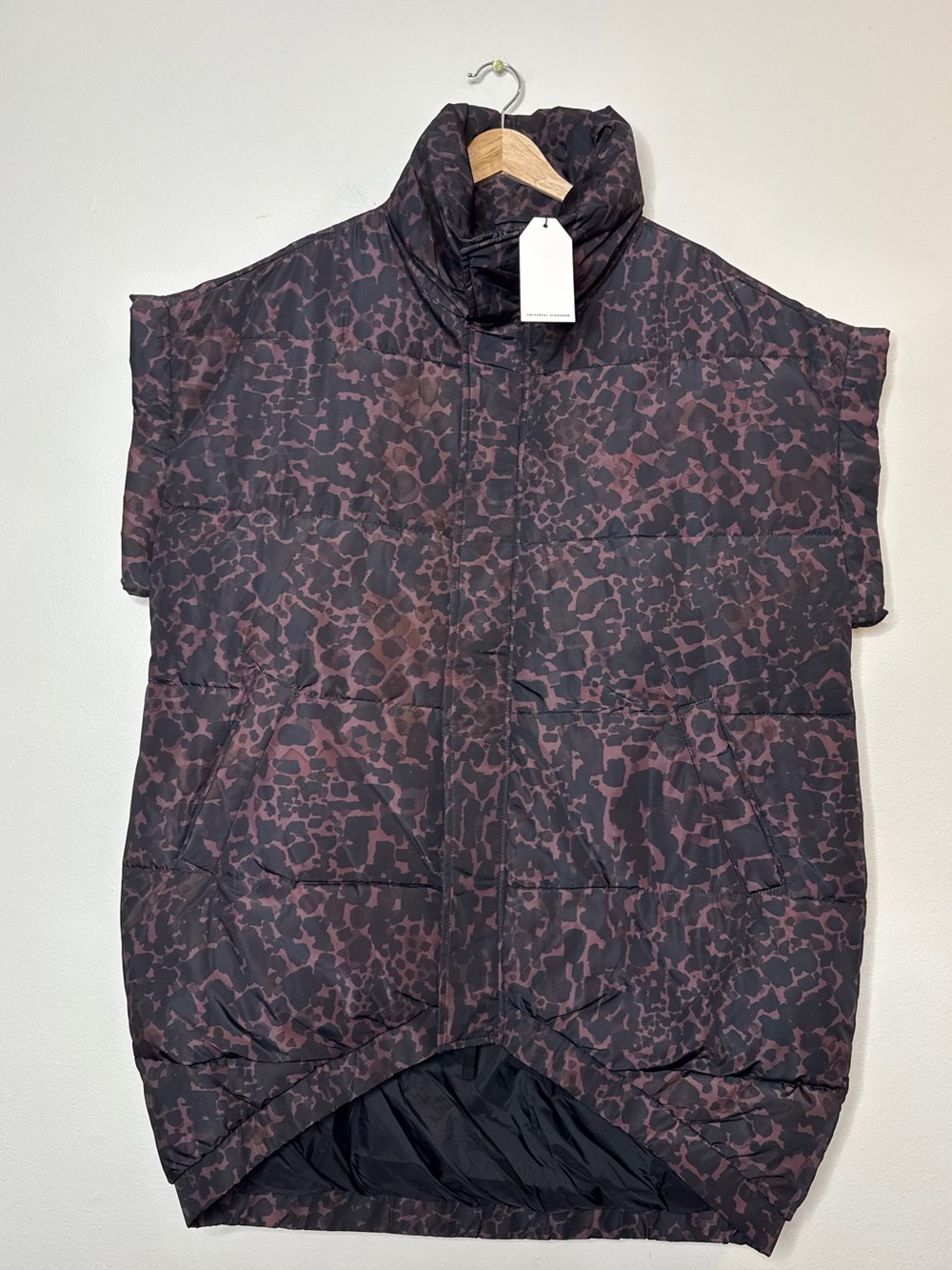 New Universal Standard Leopard Print Cheetah Print Puffer Vest size small 14-16